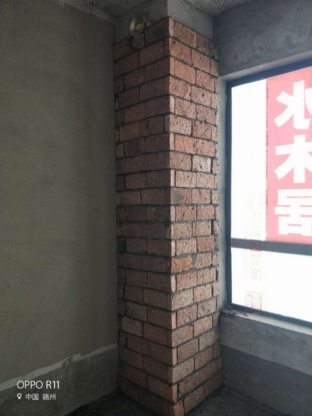 10廚房煙道砌墻加固處理，防止墻面磚受熱脫落.jpg